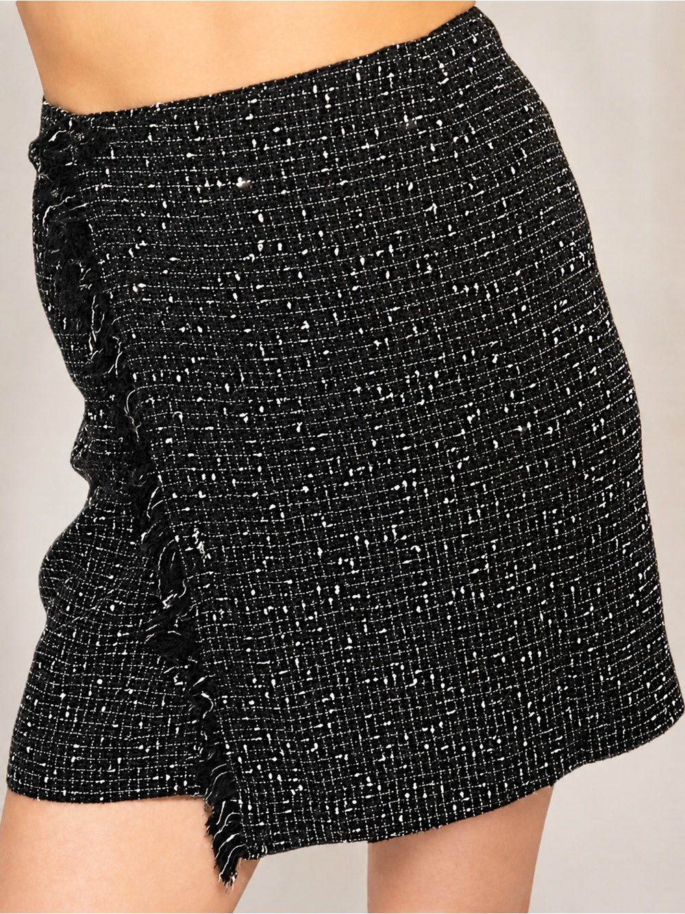 Vtg ESPRIT Black White Chanel Boucle Tweed Fringe Wrap Mini Skirt • 90s • 3 / 4